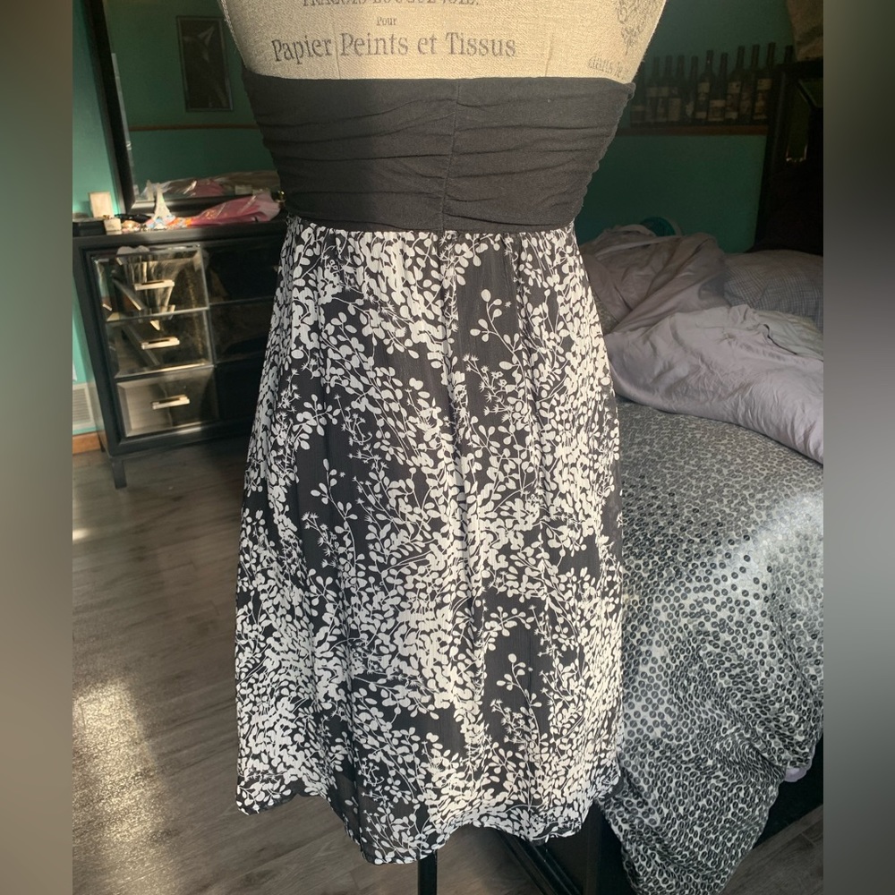Express Flowy Tube Top Dress - Picture 2 of 3